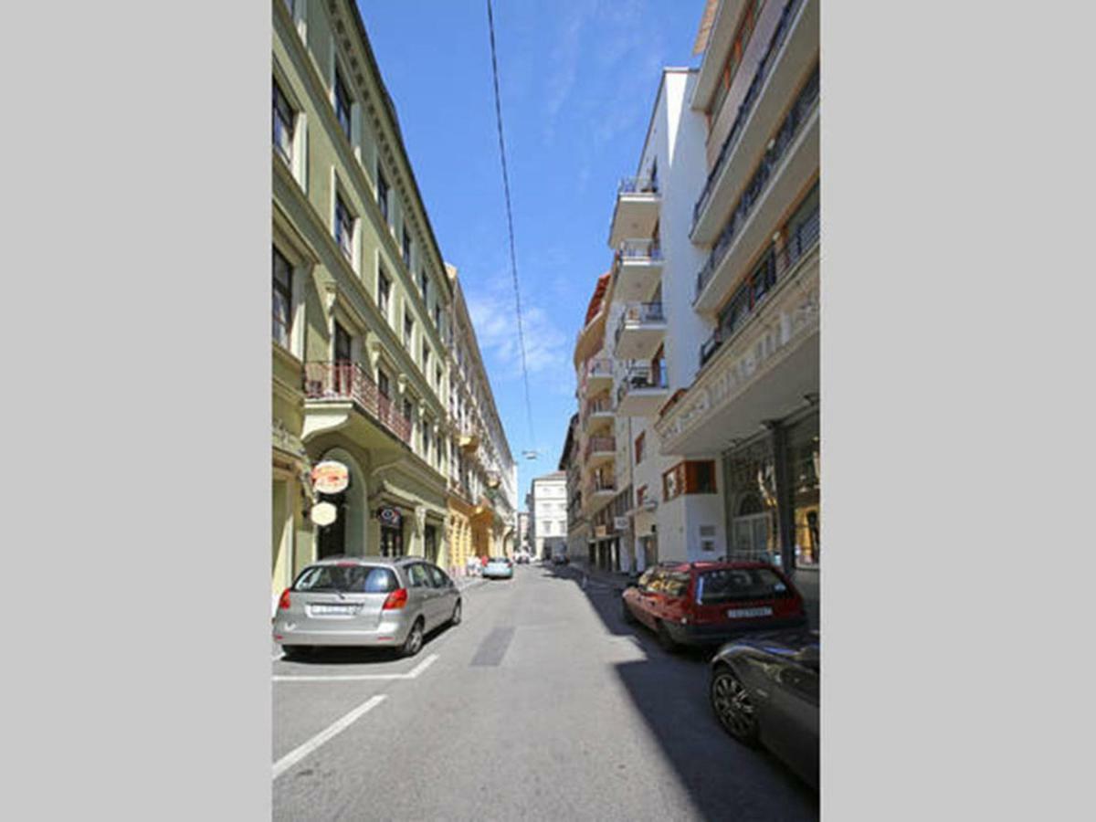Downtown Garden Isle In Urban Style-free Parking Apartament Budapeszt